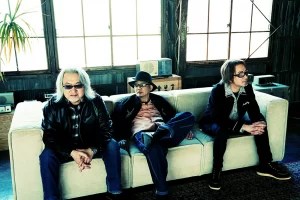 SPARKS GO GO、写真集＋CDの新作「LOUDER THAN EXPLOSION」発売