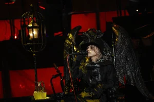 HYDE、声出しOK初のBEAUTY & THE BEASTでフロアのヴォルテージはMAXに