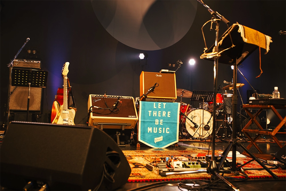 Caravan LET THERE BE MUSIC レザーキーホルダー